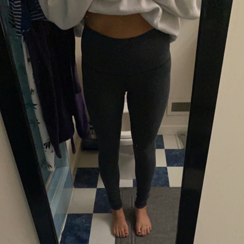 Medium waisted lulu leggings